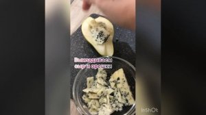 Запечённая груша под сыром с голубой плесенью, орешками и мёдом 🍐🥜🍯