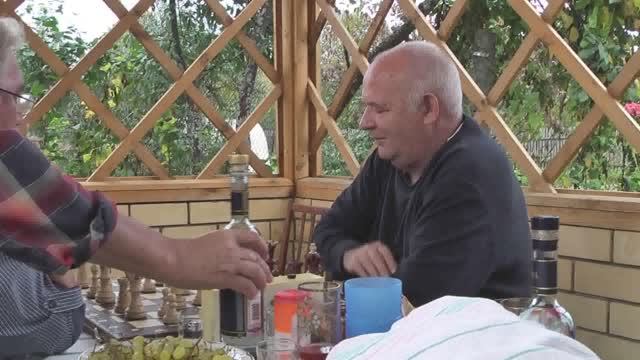 кому шахматы, кому торт смотреть онлайн