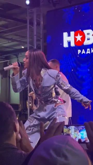 Мари Краймбрери на вечеринке «Нового радио»⭐️ Танцуй как-будто рядом океан💜 #shorts #новоерадиодвиж смотреть онлайн