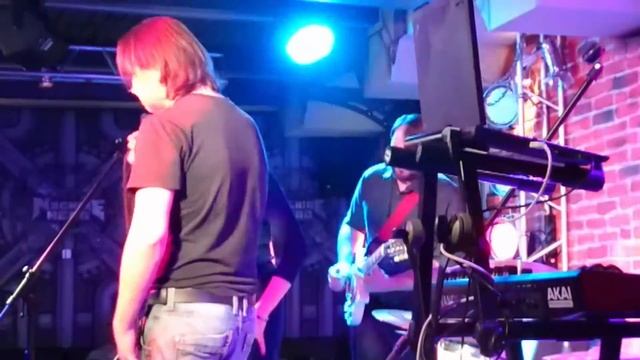 Фрагмент выступления АЛЕКСАНДРЫ , группы «Последняя Звезда» и ее друзей.ЗВУК ПУЛЬТ СТЕРЕО смотреть онлайн