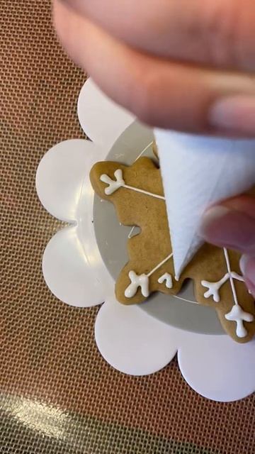 Christmas Gingerbread Snowflake Cookie Icing Design