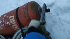 Как открутить вентиль с газового баллона усилиями одного человека.