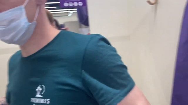 Гуляем по Торговому Центру | Вызвали скорую ☹️ смотреть онлайн