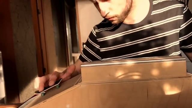 Sunny Fingerboarding From Neronov Vlad (Systeam Fingerboards).