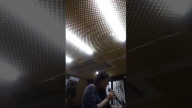 Кусочек кавера П.Гагариной "Спектакль окончен" исполнила А.Мингаль !) смотреть онлайн