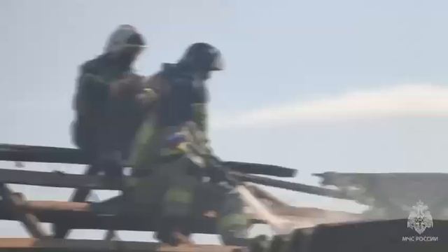 Пожар в частном доме смотреть онлайн