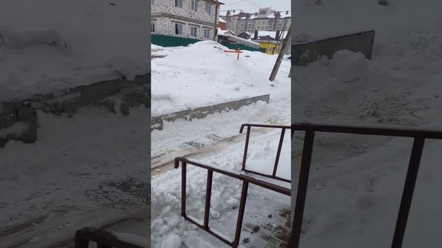уборка снега на минипогрузчике мустанг смотреть онлайн