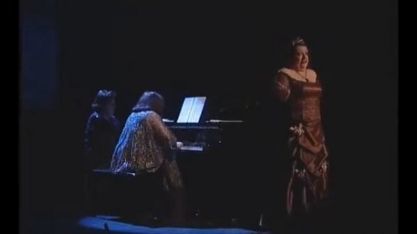 Marina Karpechenko as Lady Macbeth.