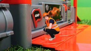 ТукТук Шоу - Молния Маквин - Чиним машинки