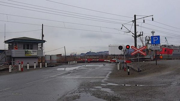Railway. Railroad Crossing. E-locomotive 3ES5K & Mixed freight train/Ж/д переезд. 3ЭС5К со смешанны