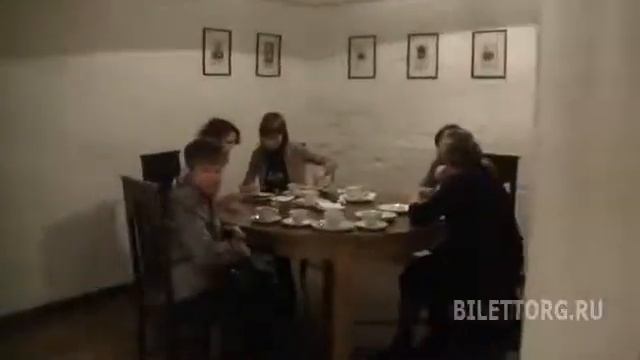 В холле театра Студия Театрального Искусства смотреть онлайн