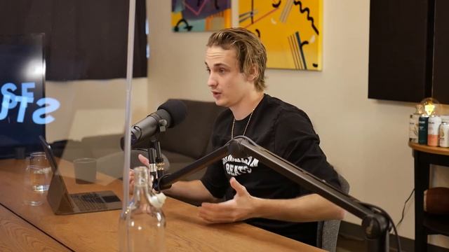 3 DÉSINFORMATION & CONSPIRATION Frédérick Philippe et Alex Godbout смотреть онлайн