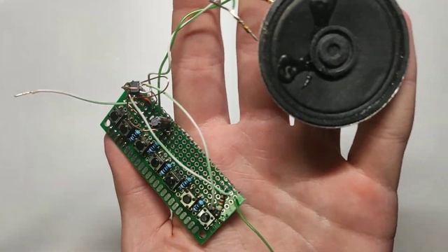 Простое пианино на NE555 смотреть онлайн