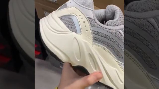 ADIDAS YEEZY BOOST 700 STATIC