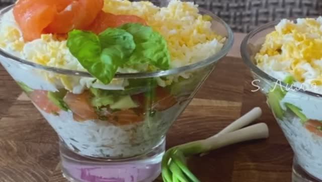 Салат с лососем слабосоленым вместо суши. Меньше риса,больше рыбы! смотреть онлайн