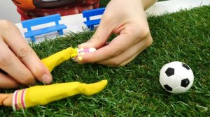 Видео для детей: Кукла Барби и Маша ищут Кена — Праздничный ужин СЮРПРИЗ и свидание куклы сорваны!