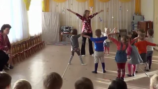 Карлики и Великаны смотреть онлайн