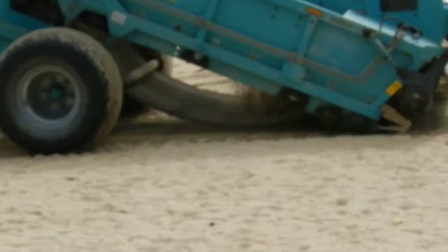 Уборка на пляже в Нячанге смотреть онлайн