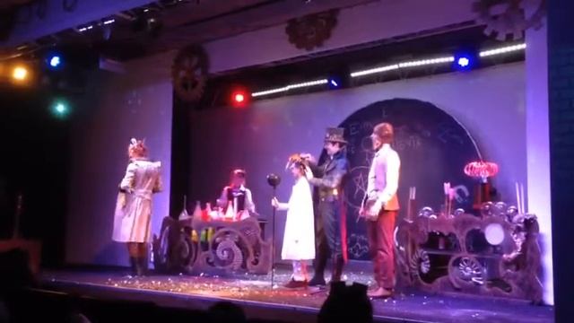 Вызывают на сцену #1 смотреть онлайн