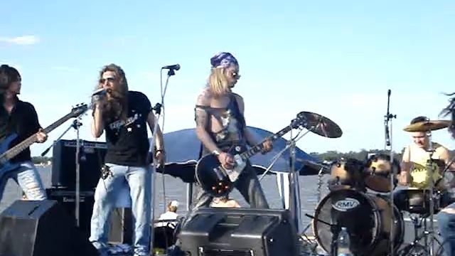 CHELOO(covers The Ramones)TARANTULA смотреть онлайн