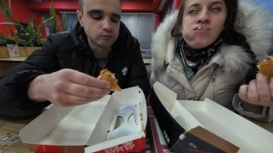 МУКБАНГ ВКУСНЫЕ ХОД - ДОГИ НА ЗАПРАВКЕ  / МОСКВА / ОБЖОР / EATING MUKBANG ASMR АСМР 12. 03. 2025