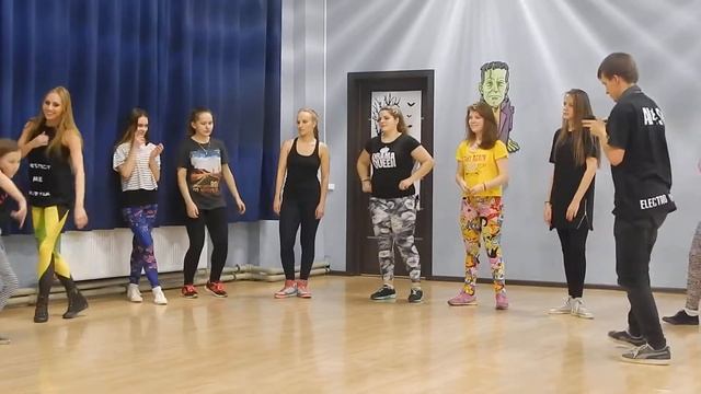 Dance Family dancehall training смотреть онлайн