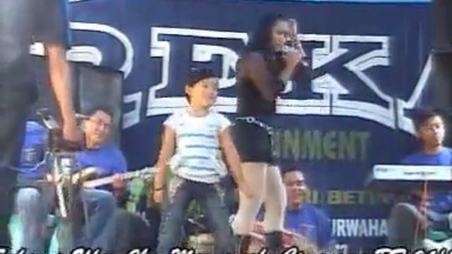 Dangdut Sexy Dancer KABUT BIRU By Mira Tania