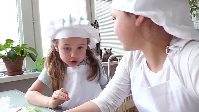 Божья коровка! Готовим вместе с подружками. смотреть онлайн