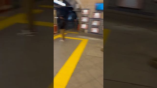 Tunel ride. The 2nd oldest subway in the world!!! (Istanbul,Turkey). смотреть онлайн