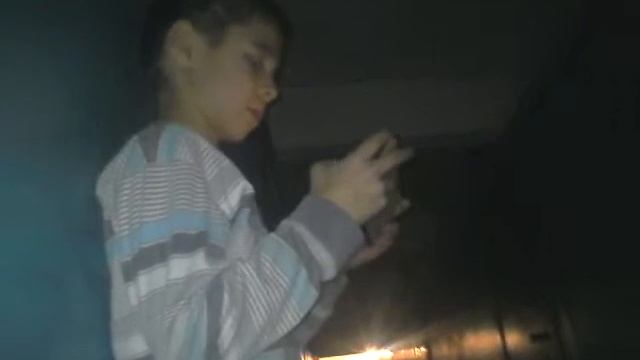 Поймал грифера в подъезде смотреть онлайн