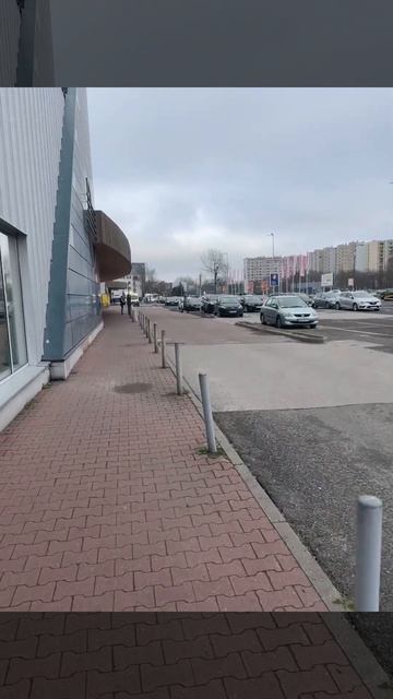 Разгрузка,Варшава🇵🇱Выезд из ТЦ для всех 🚗🚕и наша «недорампа»😂🚛👋🏻2023 дальнобой🚛 смотреть онлайн