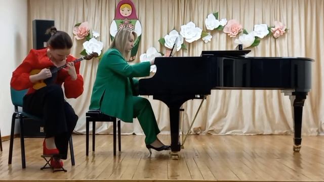 И.С. Бах "Концерт № 1 ля минор", 1 часть Играет Соболева Мария (домра) 2 курс НМК Новосибирск смотреть онлайн