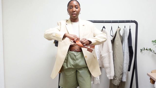 Styling ARITZIA Limerick Leather Shorts For Spring смотреть онлайн