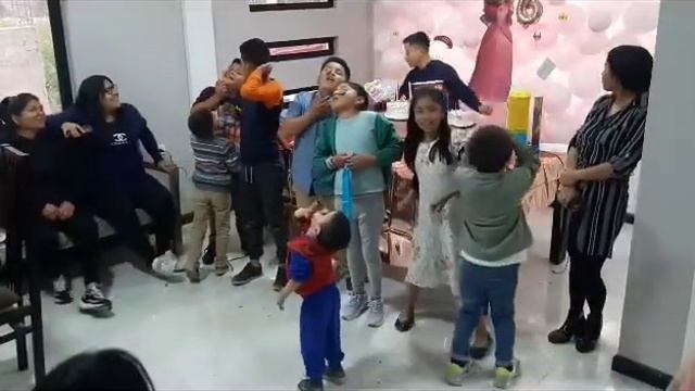 Aquí en el segundo cumpleaños de mi nieta. Jamile lia orellana. смотреть онлайн