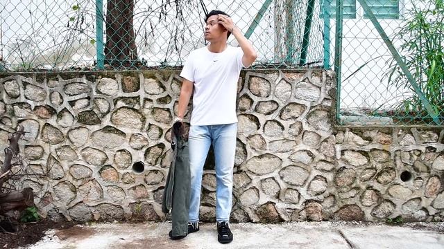 The Jacket That Will Turn Heads // How To Style Carhartt Detroit Jacket смотреть онлайн