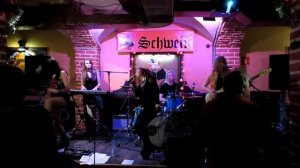 женская группа (cover band)
