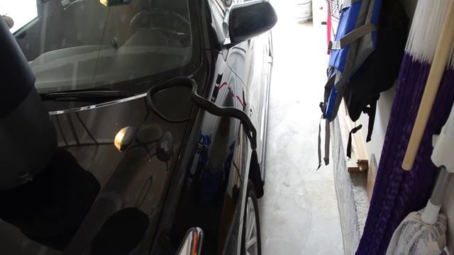 Black snake or cottonmouth in my garage... an unwelcomed guest смотреть онлайн