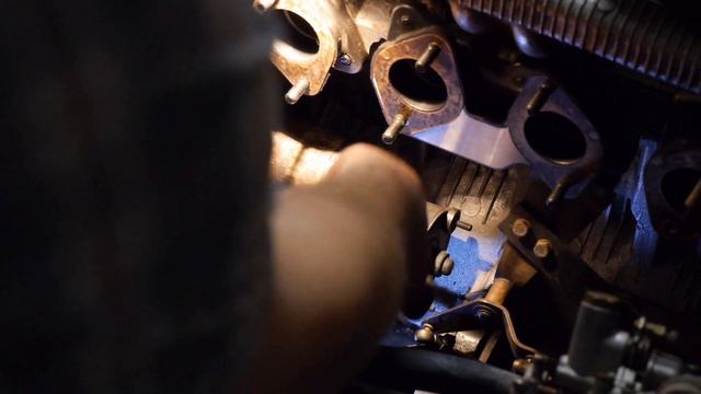 Take to the Roads Garage - Episode 3 - How to Install A Starter Motor in an Alfa Romeo Spider S3 смотреть онлайн