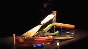 Профессиональное исполнение трюков на фингерборде