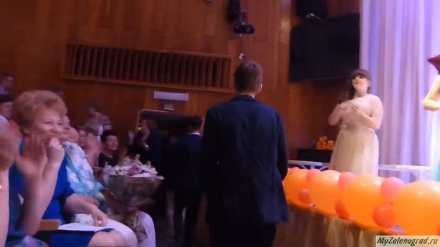 "До завтра!" Поют выпускники 2015 г. лицея №1557 смотреть онлайн