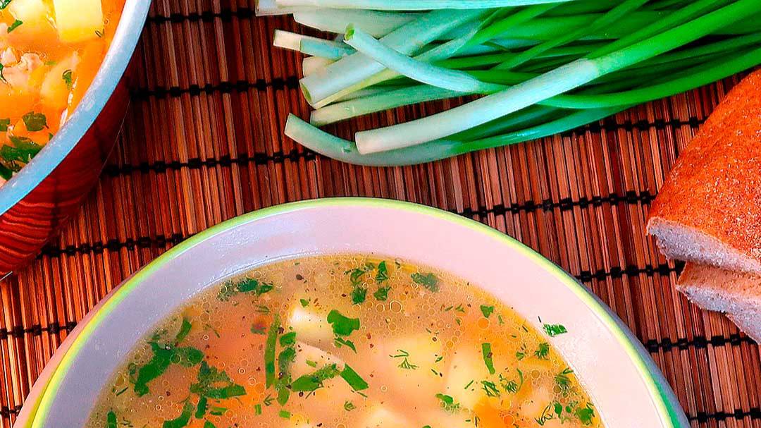 Гречневый суп с курицей. Просто и очень вкусно.