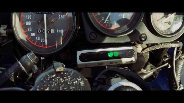 The BACK BREAKINGLY good ZXR 750 смотреть онлайн