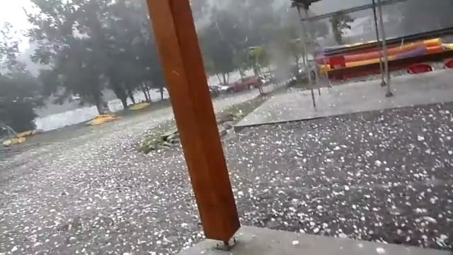 Déluge De Grélons Géants De La Taille De Balles De Tennis Le 5 Aout 2013 (Puy De Dome)