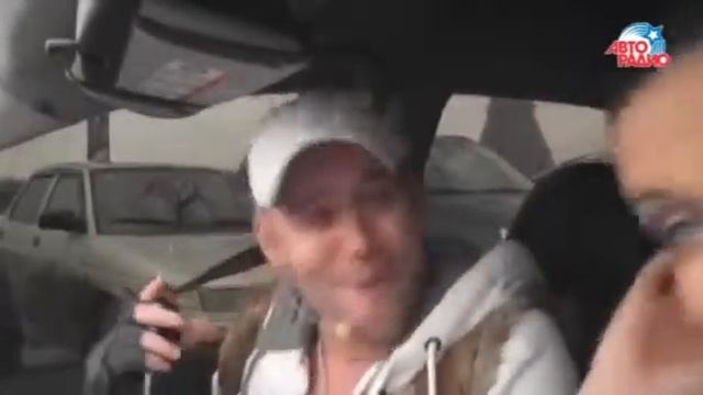 Максим Аверин показал свой Меседес смотреть онлайн
