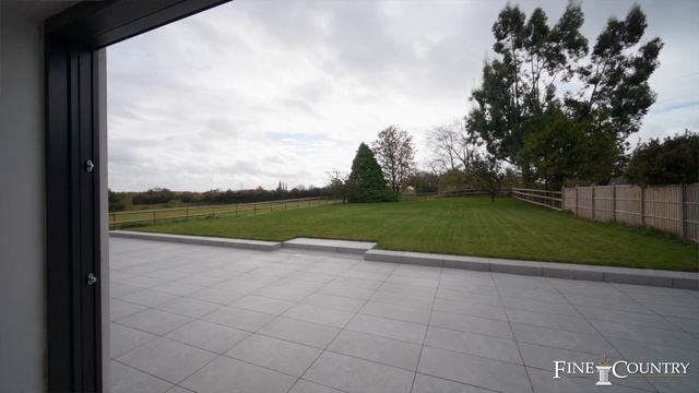 Contemporary Detached Bungalow | Property Tour смотреть онлайн