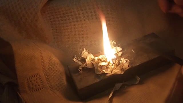 Как поджечь бересту огнивом смотреть онлайн