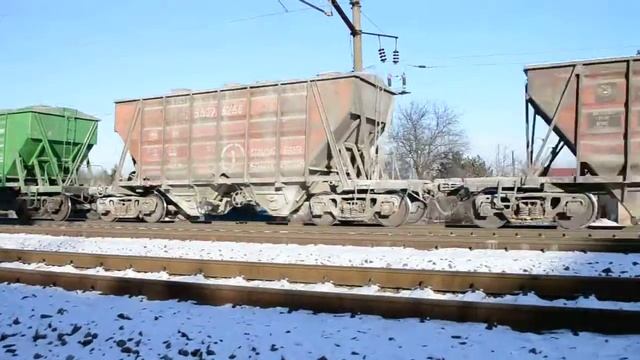 Электровоз ВЛ80Т-1003 с грузовым поездом смотреть онлайн