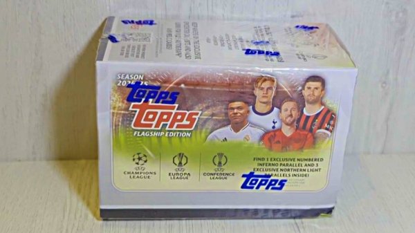 Topps UEFA Club Competitions 2024-2025 - открываем 1 бокс #3