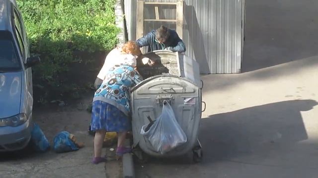 Город Липецк, мусорка возле магазина “Пятерочка“ смотреть онлайн