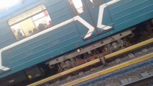 Движение поездов на станции метро Технопарк